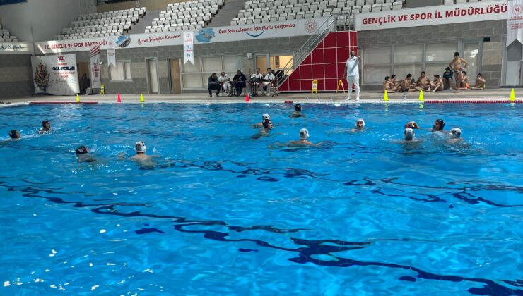 SANKO OKULLARI GENÇ KIZ VE GENÇ ERKEK YÜZME TAKIMLARI ŞAMPİYON OLDU