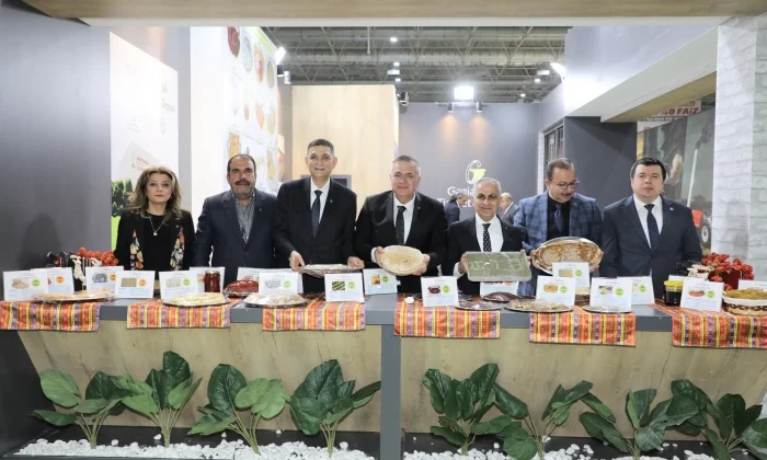 Gaziantep Ticaret Borsası (GTB), bu yıl 15’incisi düzenlenen GAPTARIM Tarım, Tarım Teknolojileri ve Hayvancılık Fuarı’nda, Gaziantep’in coğrafi işaret tescilli yöresel ürünlerini tanıttı.