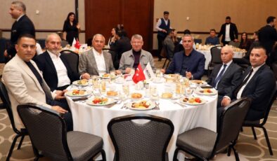 Adana Hacı Sabancı Organize Sanayi Bölgesi (AOSB), sanayiciler, yöneticiler ve çalışanlarıyla geleneksel iftar programlarında bir araya geldi.