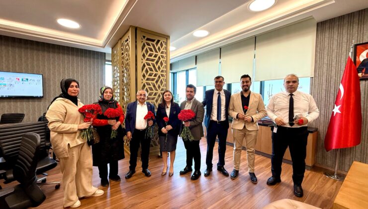 AK PARTİ GAZİANTEP’TEN SAĞLIK KAHRAMANLARINA ANLAMLI ZİYARET