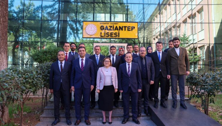 GAZİANTEP BÜYÜKŞEHİR, ÖĞRENCİLERİ GELECEĞE HAZIRLIYOR