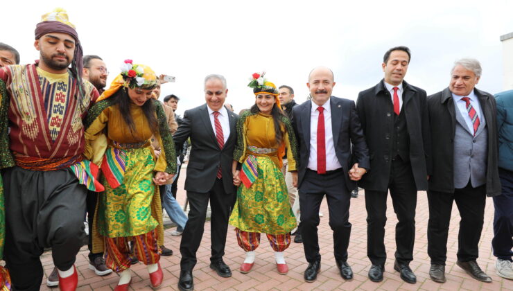 GAZİANTEP ÜNİVERSİTESİNDE NEVRUZ COŞKUSU