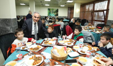 REKTÖR DOĞAN DEVLET KORUMASINDAKİ ÇOCUKLARLA RAMAZANSOFRASINDA BULUŞTU