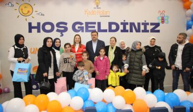 AK Parti Gaziantep İl Kadın Kolları’ndan Anlamlı Etkinlik:“Umudu Giydir, Mutluluğu Paylaş”
