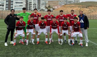 ADİL SANİ KONUKOĞLU SPOR LİSESİ KADIN VE ERKEK FUTBOL TAKIMLARI TÜRKİYE FİNALLERİNDE