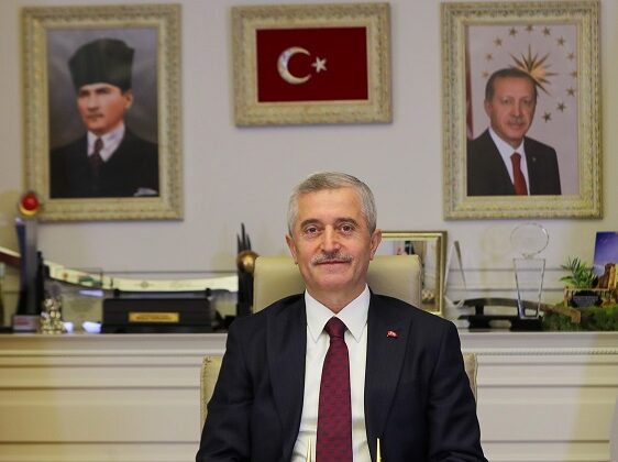 BAŞKAN TAHMAZOĞLU’NDAN EVLİ ÇİFTLERE NAKDİ DESTEK VE KÜLTÜR GEZİLERİ