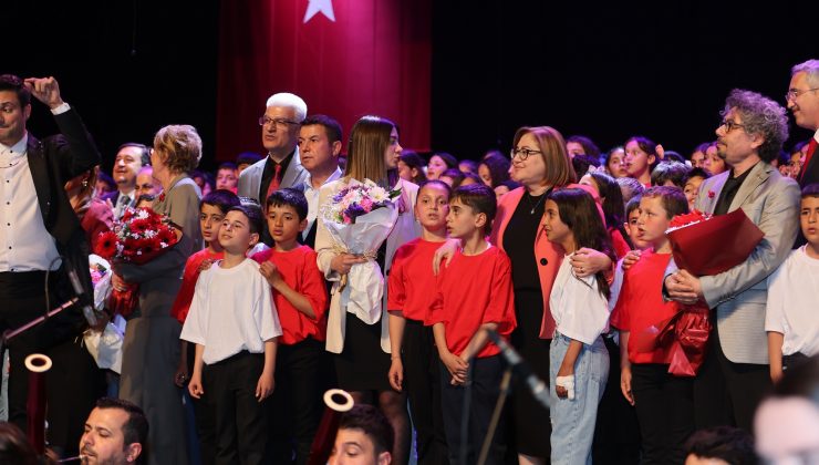 GAZİANTEP BÜYÜKŞEHİR’İN DESTEKLERİYLE 1000 ÇOCUK 23 NİSAN’I ŞARKILARLA KUTLADI