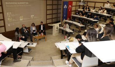 İş Dünyasının Deneyimli İsimleri ‘Business Summit 25’te HKÜ Öğrencileriyle Buluştu