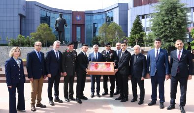 57.Piyade Alayı nın Temsili Sancağı Törenle Çanakkale ye Uğurlandı