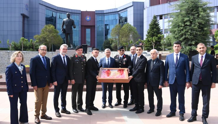 57.Piyade Alayı nın Temsili Sancağı Törenle Çanakkale ye Uğurlandı