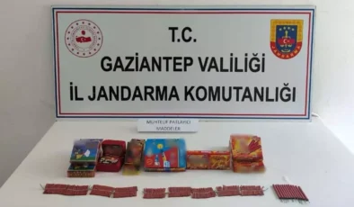 Jandarma, izinsiz havai fişek ve patlayıcı madde satan A.A.’yı yakaladı, malzemelere el konuldu.