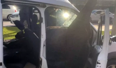 Gaziantep’te Sivil Polis Aracına At Çarptı: 2 Polis Yaralı