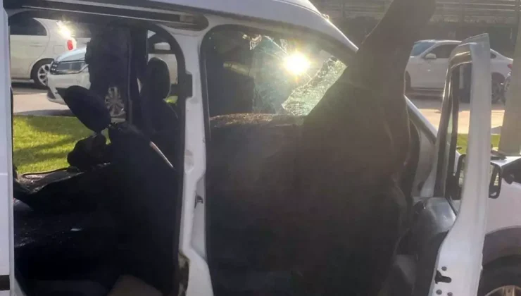 Gaziantep’te Sivil Polis Aracına At Çarptı: 2 Polis Yaralı