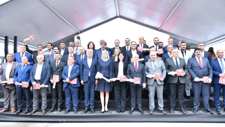 TBB HİZMETLERİNE DEVAM EDİYORTBB’DEN 40 BELEDİYEYE HİBE HİZMET ARACI