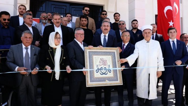 Kaplan Ailesi hayırda da yarışıyor…