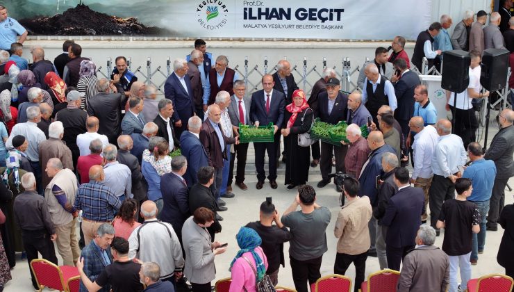 Yeşilyurt Belediyesi’nden Çiftçilere Büyük Destek! 250 Bin Adet Sebze Fidesi Dağıtıldı
