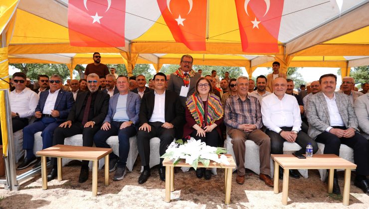 BAŞKAN UMUT YILMAZ’A RIŞVANLARDAN SEVGİ SELİ