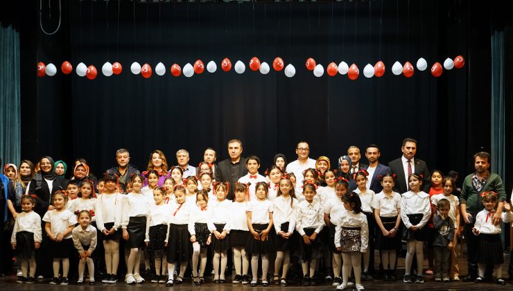 Minik Yüreklerden Dev Performans