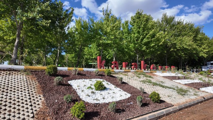 KARAKÖPRÜ BELEDİYESİ, PARKLARI YAZA HAZIRLIYOR