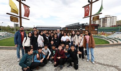 BAŞKAN TAHMAZOĞLU, GENÇLERLE GELENEKSEL SPORLAR MERKEZİ’NDE BULUŞTU