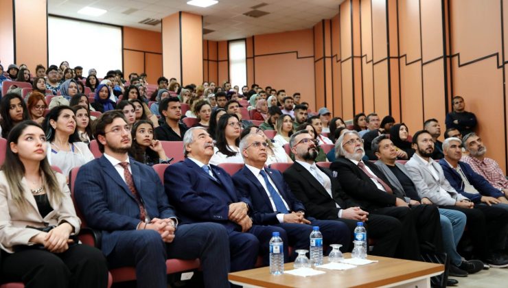 SANKO HOLDİNG ONURSAL BAŞKANI ABDULKADİR KONUKOĞLU GAZİANTEP ÜNİVERSİTESİNDE ÖĞRENCİLERE TECRÜBELERİNİ ANLATTI