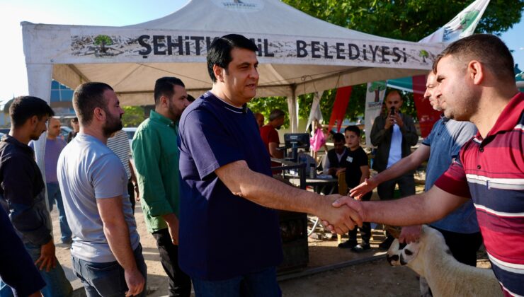 BAŞKAN UMT YILMAZ, KURBAN KESİM VE SATIŞ YERLERİNDE VATANDAŞLARLA BAYRAMLAŞTI