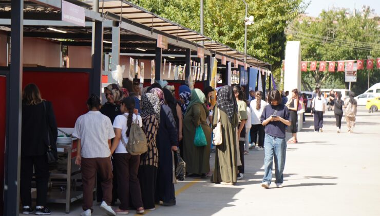 GASMEK AİLE YILI ÖZEL SERGİSİ BÜYÜK İLGİ GÖRÜYOR