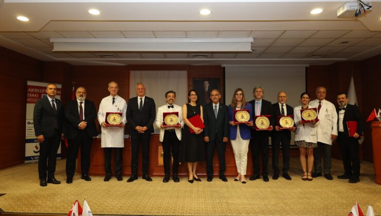 SANKO ÜNİVERSİTESİ HASTANESİ’NDE “ONKOLOJİDE GÜNCEL BAKIŞ” KONULU TOPLANTI DÜZENLENDİ