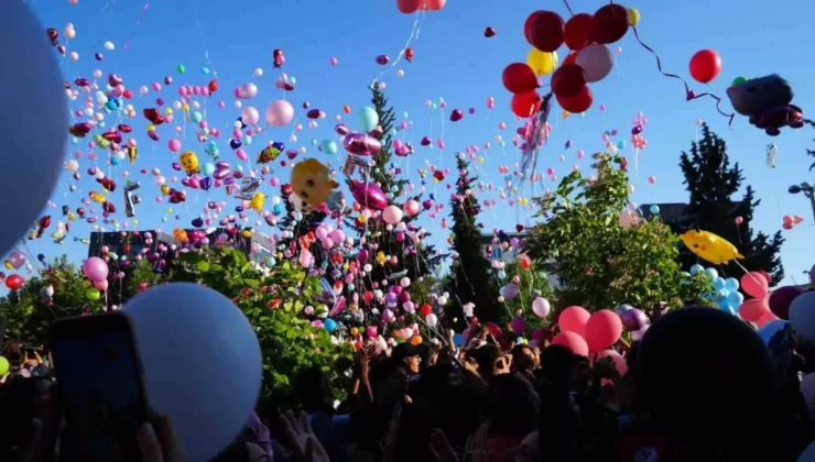 Gaziantep’te kanserle mücadele eden Elif Azra için binlerce balon gökyüzüne bırakıldı.