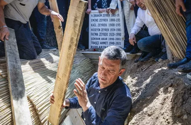 Ferdi Zeyrek’in cenazesini Özgür Özel defnetti