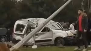 İpekyolu Savaş Alanına Döndü: 3 Araç Birbirine Girdi