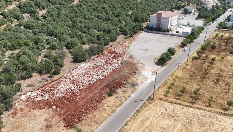 ŞEHİTKAMİL’DEN ACAROBA’YA 4’LÜ HİZMET  ARAZİ YOLLARI ÇALIŞMASI DOLUDİZGİN DEVAM EDİYOR