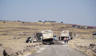 BAŞKAN YILMAZ, HİZMETTE SINIRLARI AŞTI  YILLARDIR BOZUK OLAN ŞEHİTKAMİL-PAZARCIK YOLU YENİLENDİ