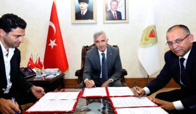 Gaziantepli iş insanı babasının köyüne ilkokul yaptırıyor