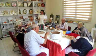 Gaziantep Moral Evi’nde Yaşlılar İçin Ahşap Boyama Atölyesi