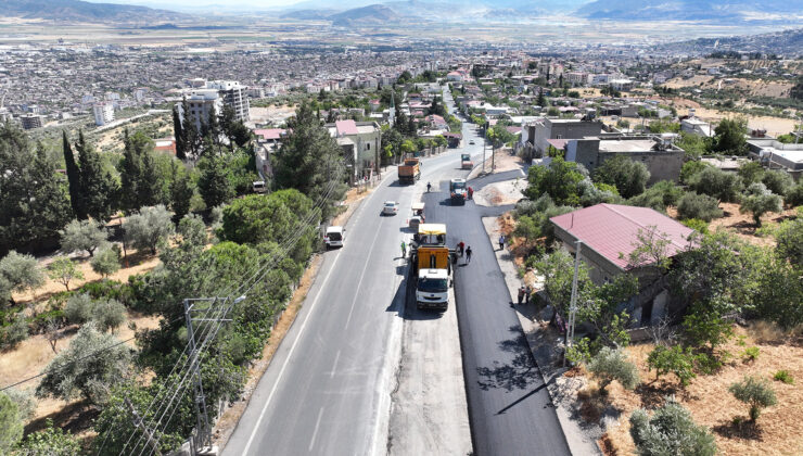 Büyükşehir, Büğlek Caddesine Bağlanan Yolda Yenileme Çalışmasını Sürdürüyor