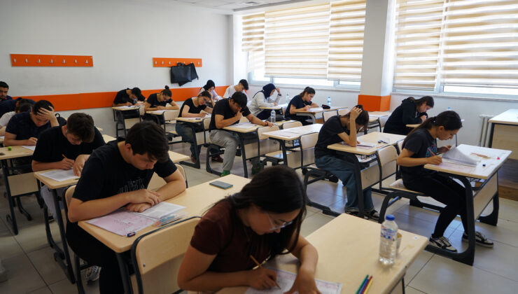 Başarıya Giden Yolda Büyükşehir Gençlerin Yanında