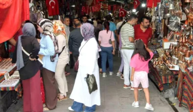 Gaziantep Sıcağa Rağmen Turist Akınına Uğruyor