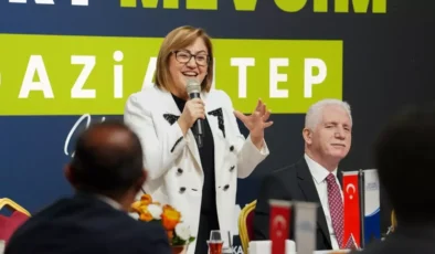 Fatma Şahin, İstanbul’daki medya temsilcileri, akademisyenler ve sanatçılarla buluştu