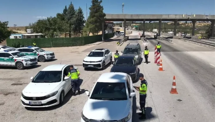 Gaziantep’te Otoyolda 215 Araç Ceza Yedi