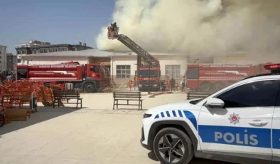 Gaziantep’te Meslek Lisesinde Yangın Çıktı