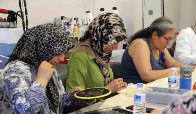 Gaziantep’te Kadınlar Tel Kırma Kursunda Hem Sanat Öğreniyor Hem Ekonomik Katkı Sağlıyor