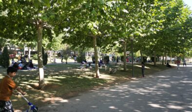 VATANDAŞLAR ŞAHİNBEY BELEDİYESİ’NİN PARKLARINDA SERİNLİYOR