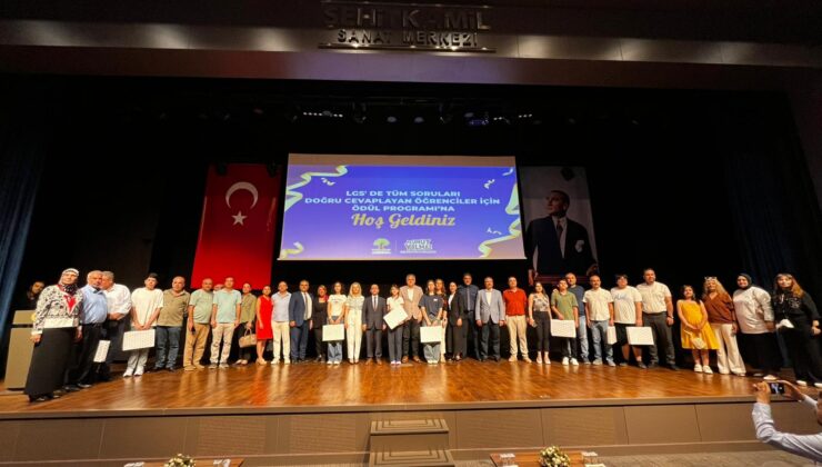 BAŞKAN YILMAZ, LGS ŞAMPİYONLARINI ÖDÜLLENDİRDİ