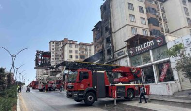 Gaziantep’te 5 katlı binada çıkan yangın söndürüldü: 23 kişi dumandan etkilendi