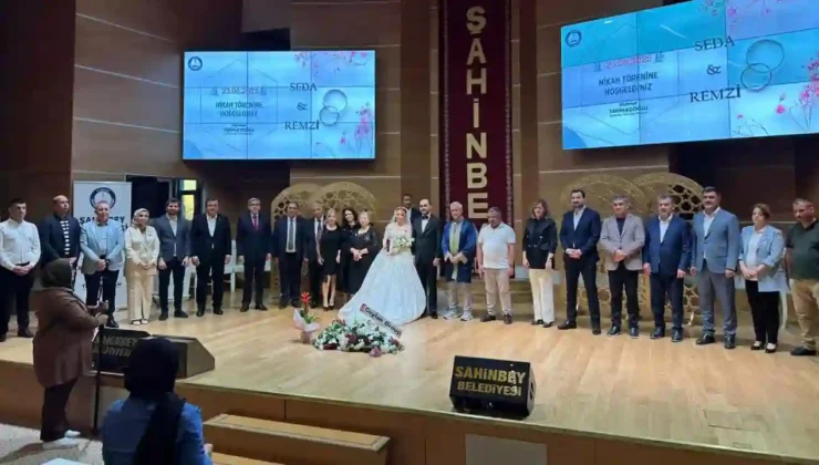 Gaziantep’te Dillere Destan Nikah: Siyaset Ve İş Dünyası Bu Nikahta Buluştu