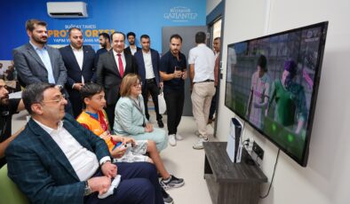 MEHMET EFE’NİN HAYALİ BÜYÜKŞEHİR’İN PROTEZ MERKEZİYLE GERÇEK OLDU