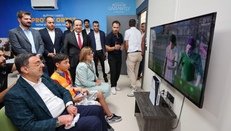 MEHMET EFE’NİN HAYALİ BÜYÜKŞEHİR’İN PROTEZ MERKEZİYLE GERÇEK OLDU