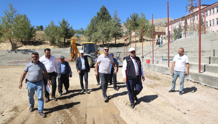 BAYDEMİRLİ GÜREŞ SAHASI ÇALIŞMALARI TÜM HIZIYLA DEVAM EDİYOR