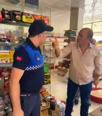 Hem suçlu hem güçlü! İtti, dükkandan kovdu, tehdit etti